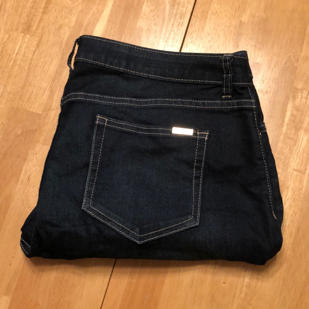 Dark wash capris